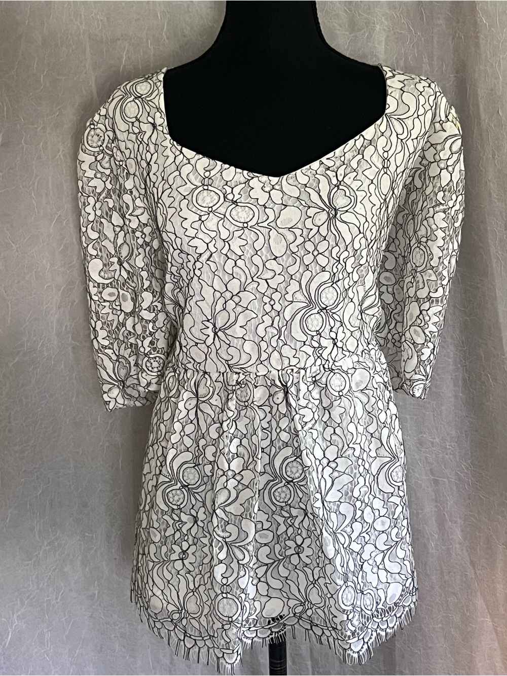 Suzanne Betro White & black lace peplum top